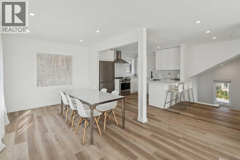 809 9 Street NE — photo 4