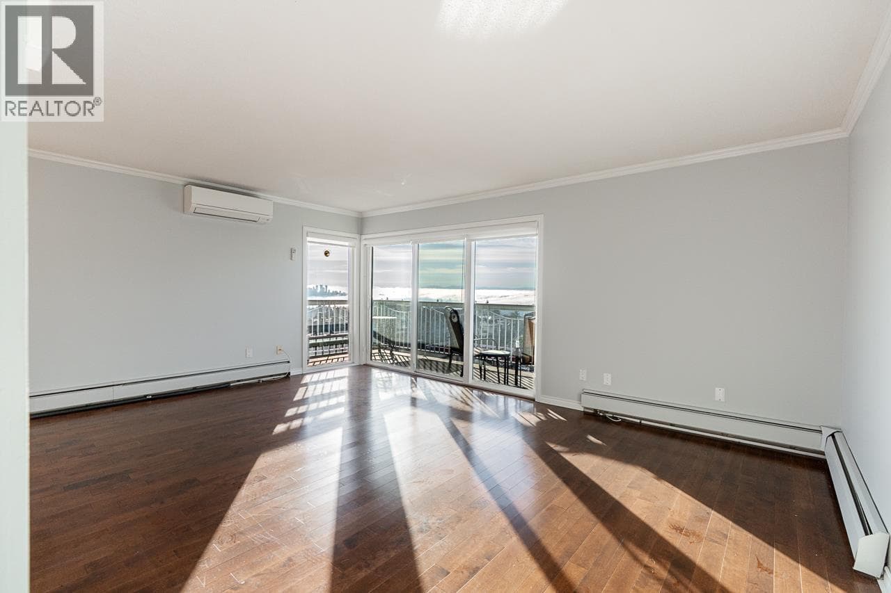318 3080 LONSDALE AVENUE photo 3