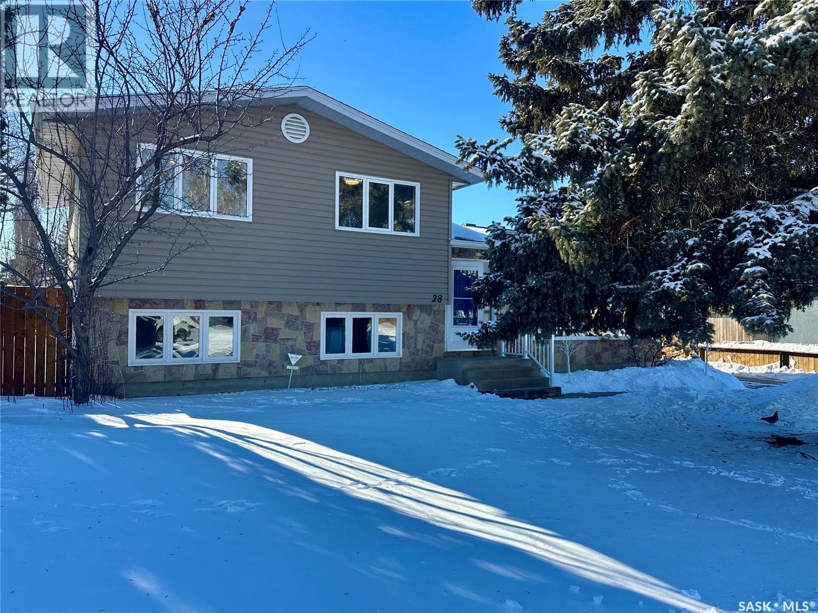 4 bed 4 bath single family at 28 Malta CRESCENT — $599,900
