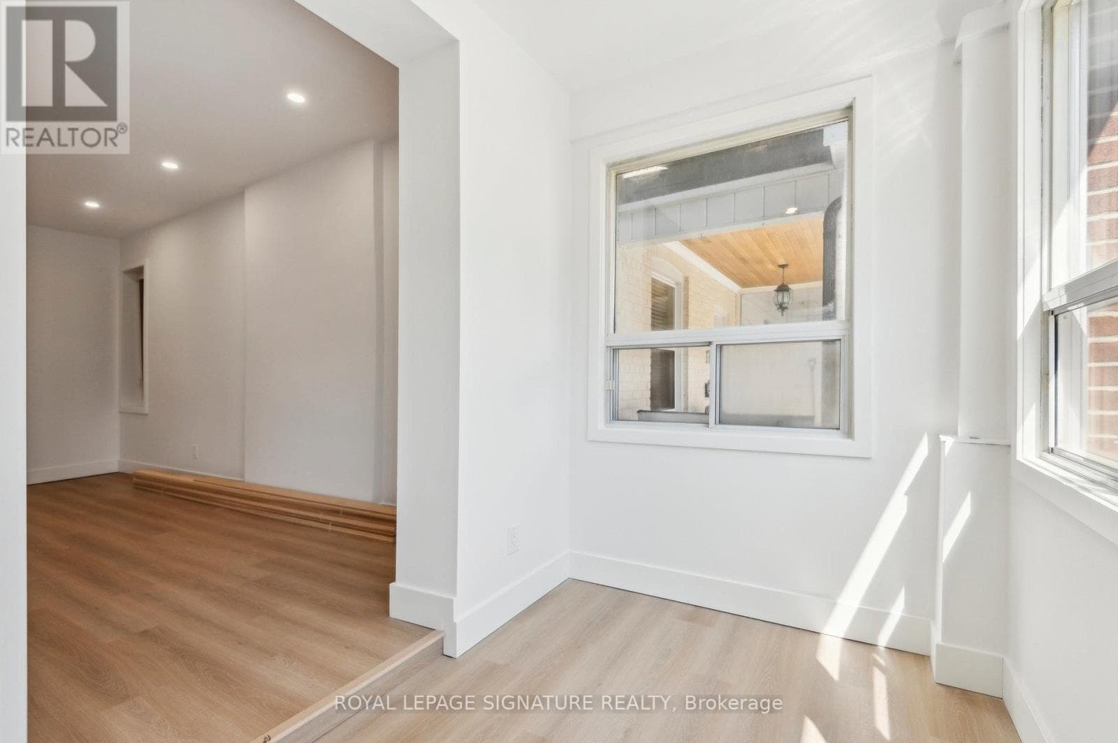 176 GILLARD AVENUE photo 4