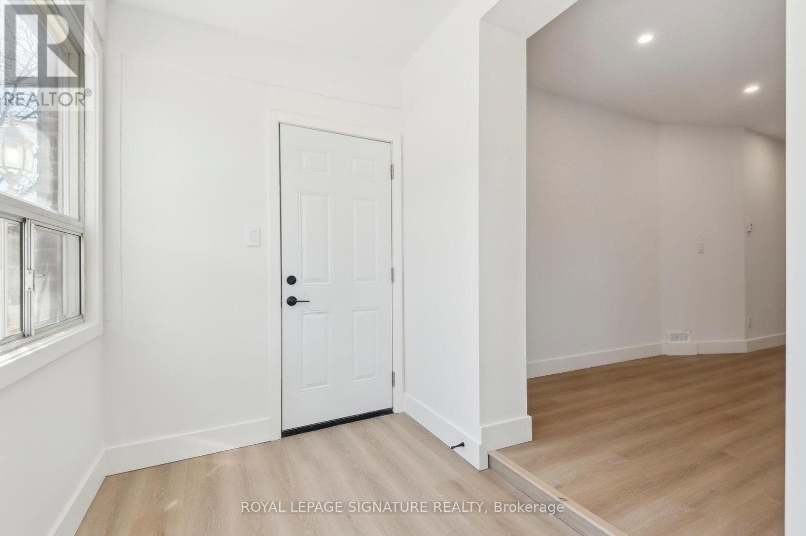 176 GILLARD AVENUE photo 5