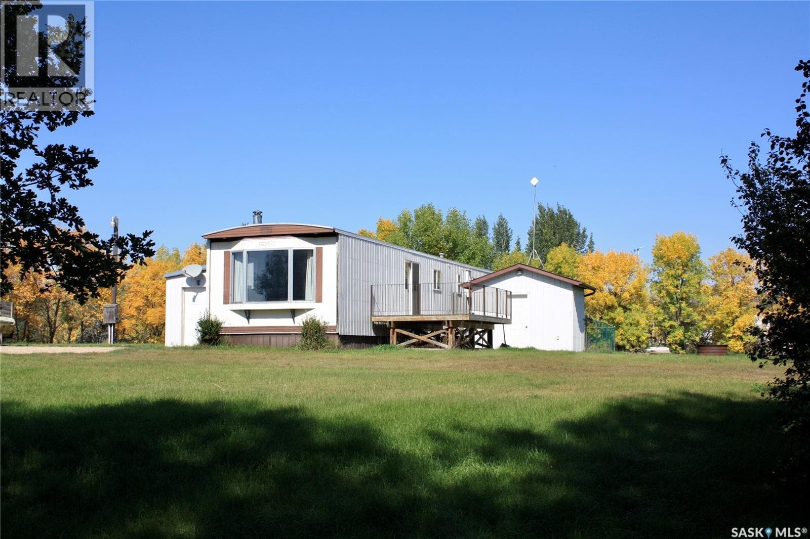 Warkentin Acreage — photo 2