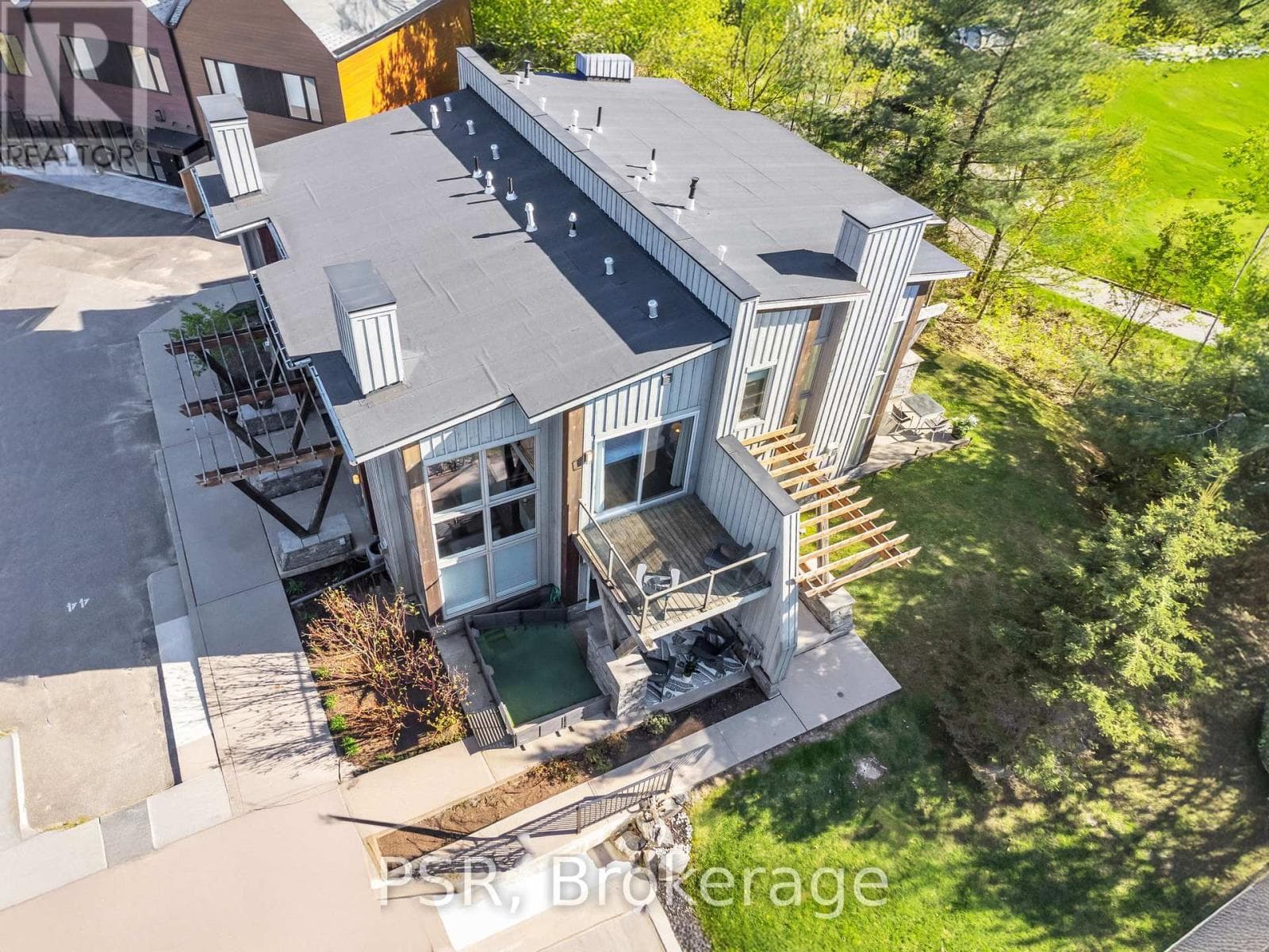44 CARRICK TRAIL photo 2