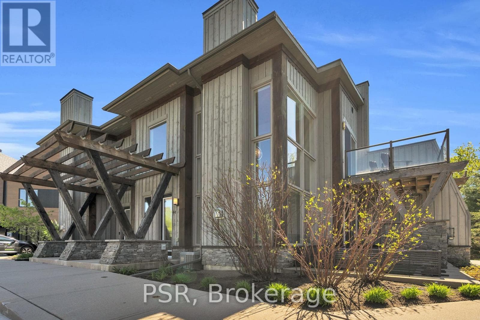 44 CARRICK TRAIL photo 4
