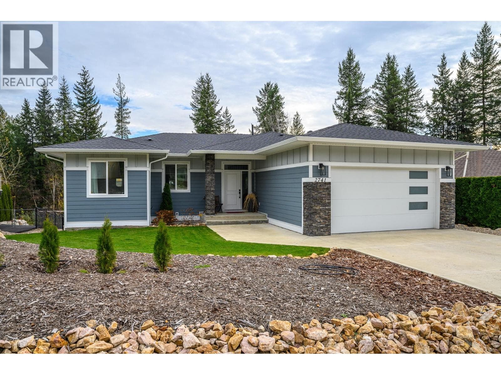 5 bed 3 bath single family at 2741 Golf Course Drive — $865,000