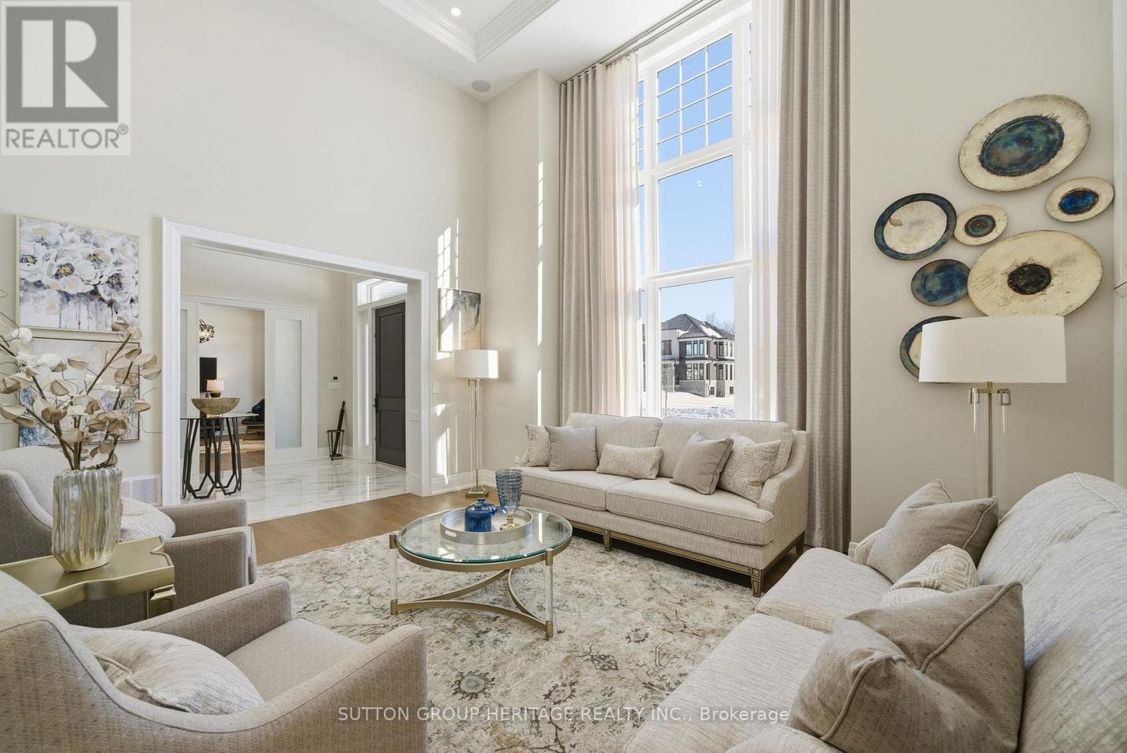 18 DEXSHIRE DRIVE photo 5