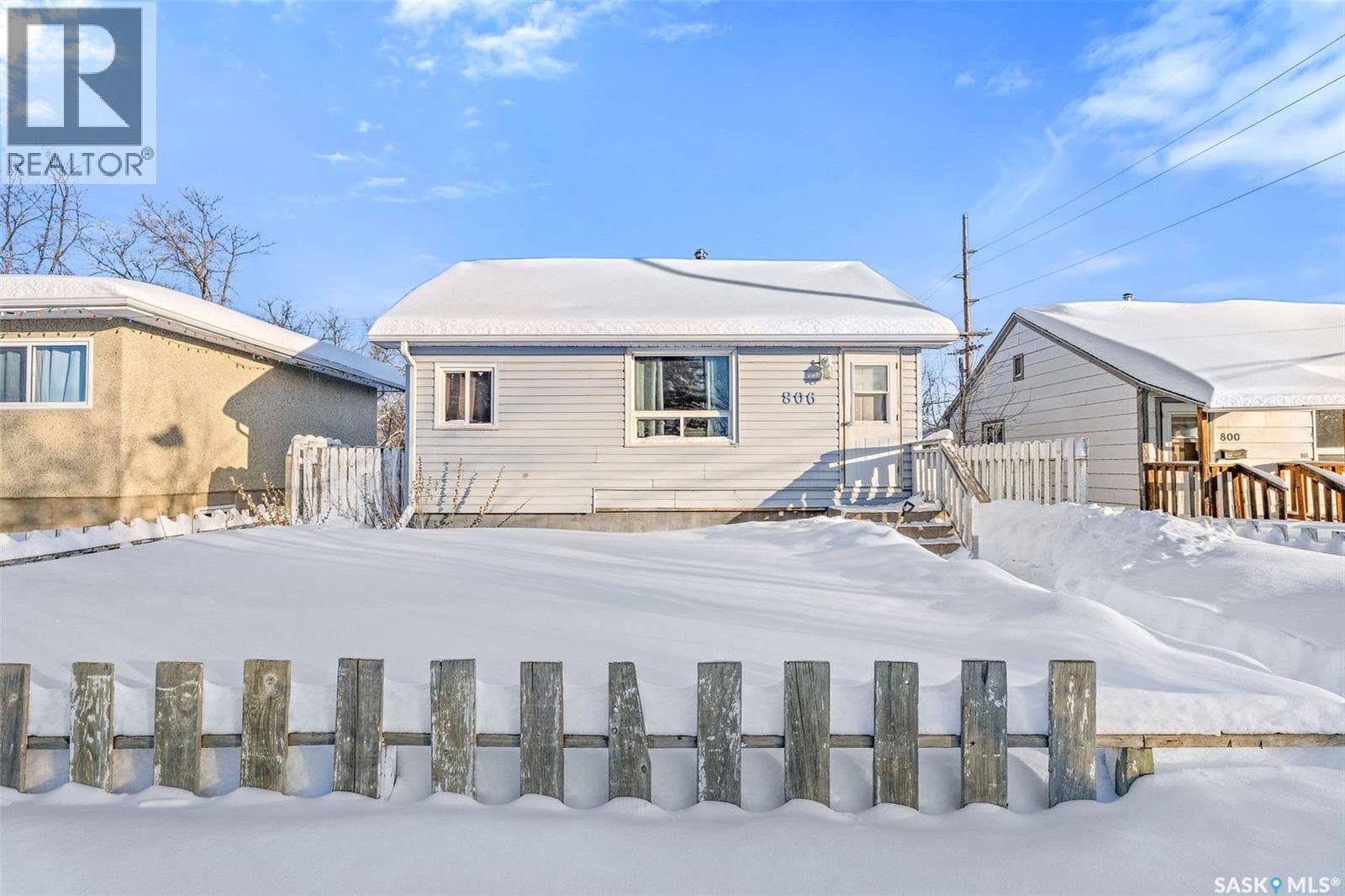 806 12th STREET W