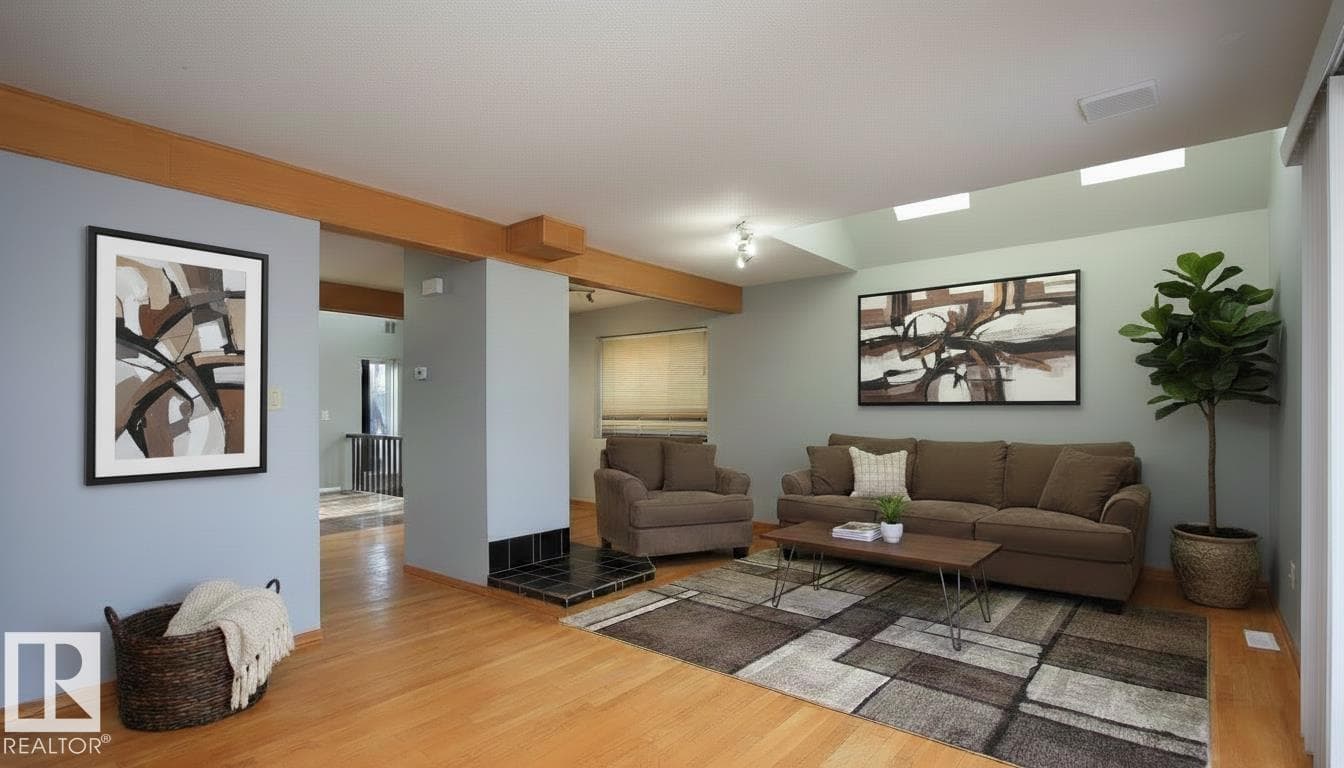 3905 65 ST photo 2