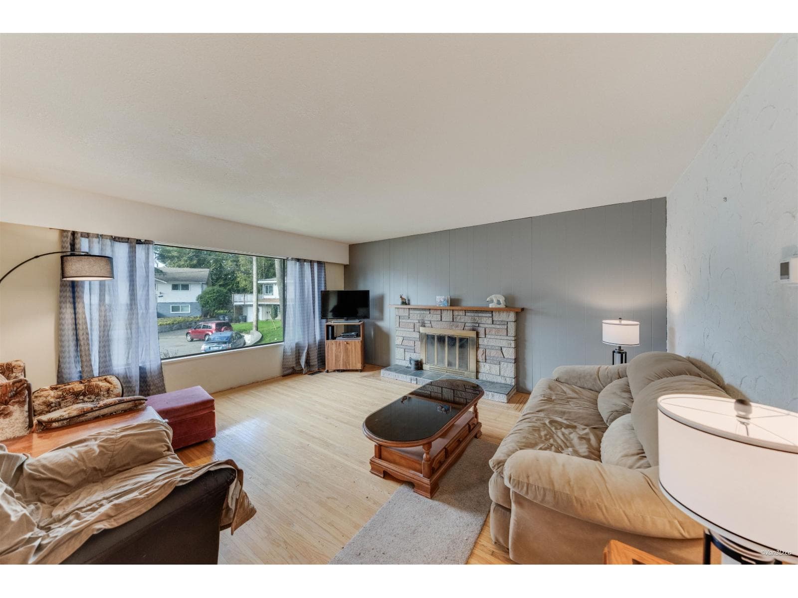 10122 127B STREET photo 2