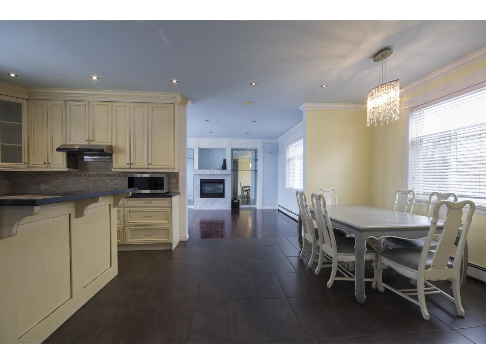 12136 100A AVENUE photo 5