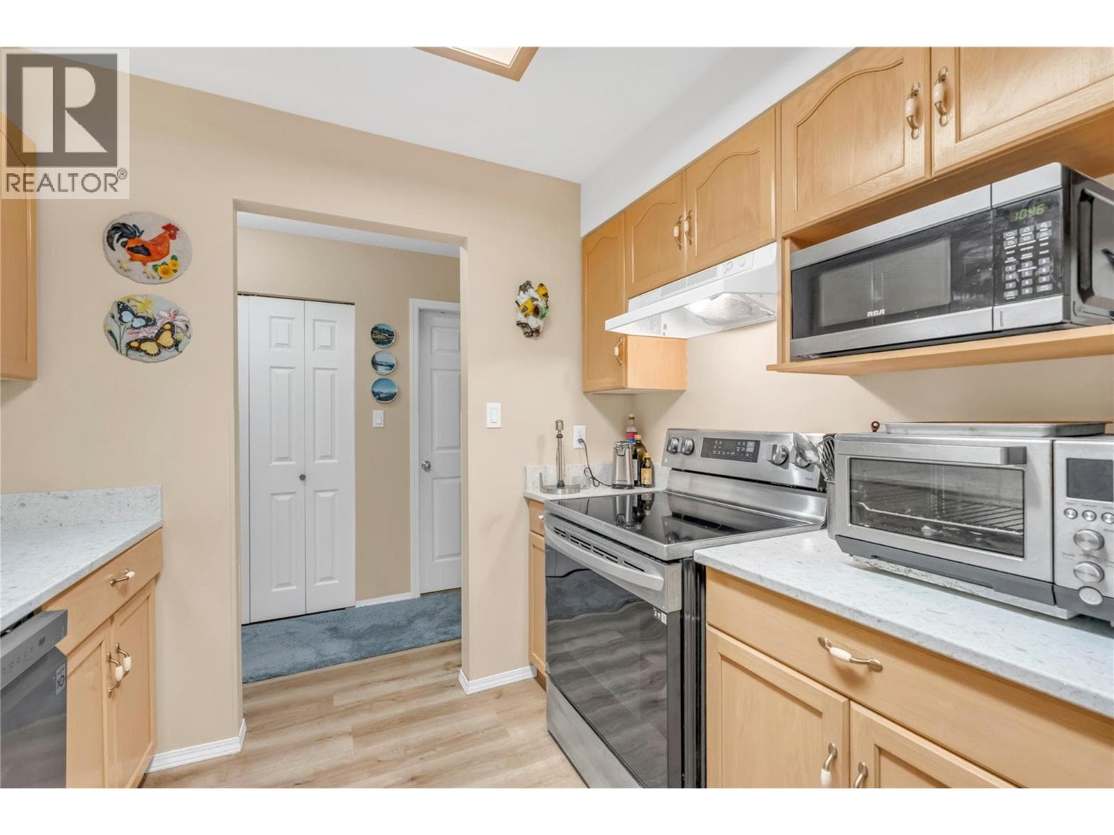 202 EDMONTON Avenue Unit# 103 photo 4