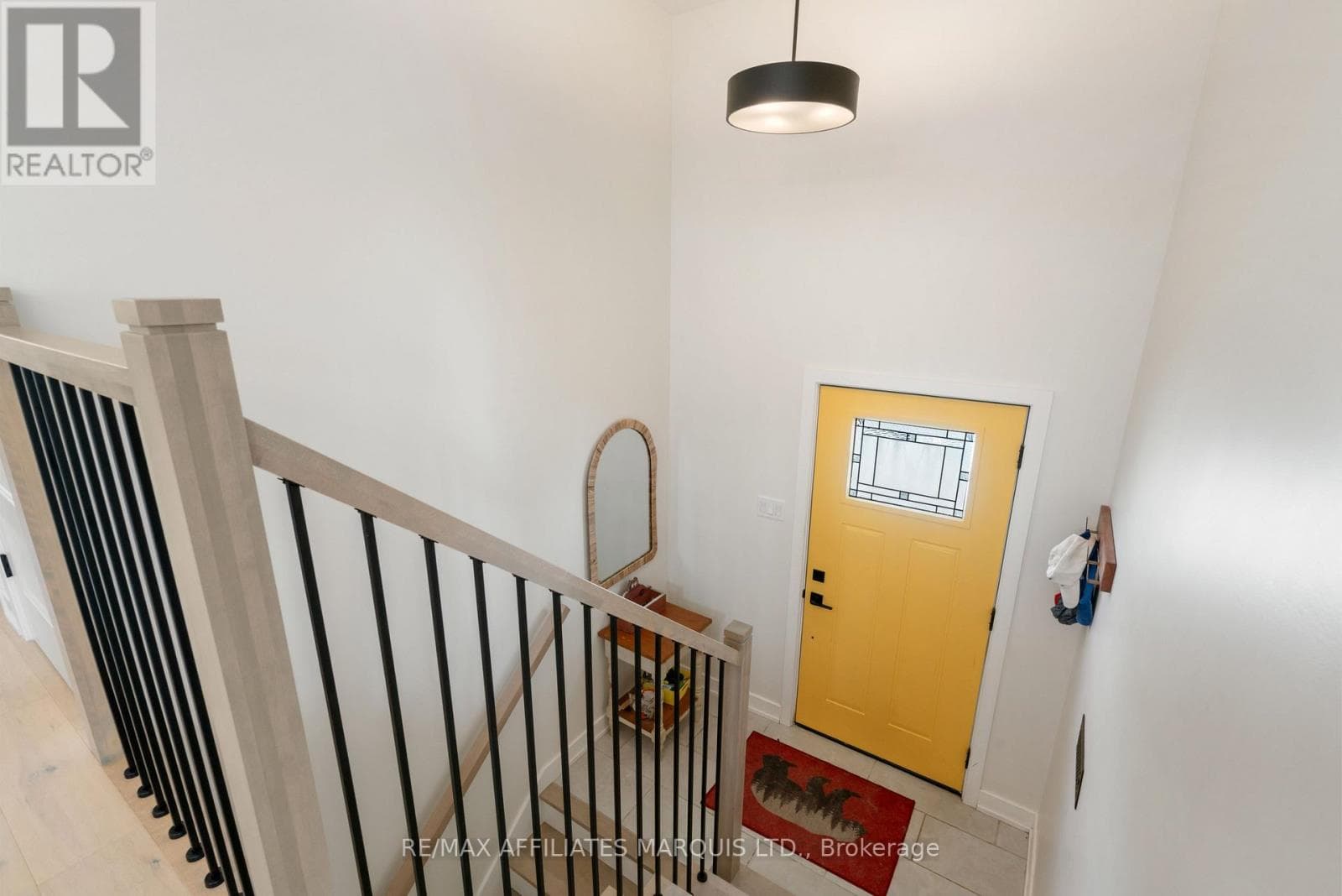 106 BISHOP STREET S photo 4