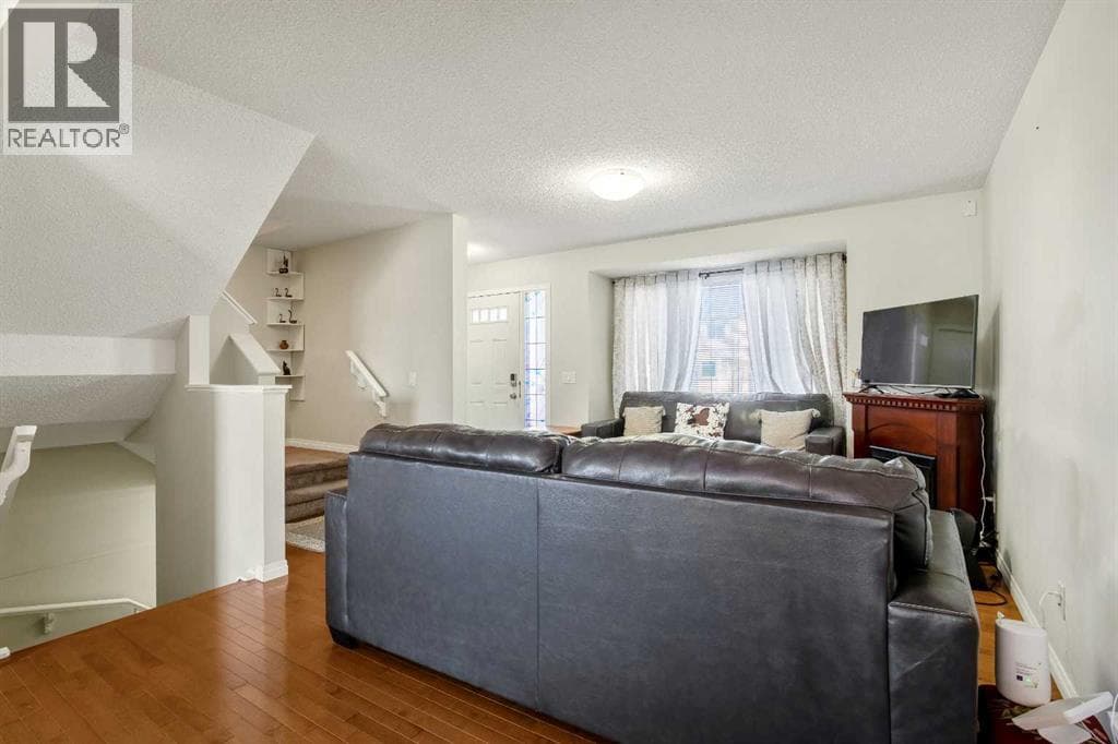 8339 Saddlebrook Drive NE — photo 4