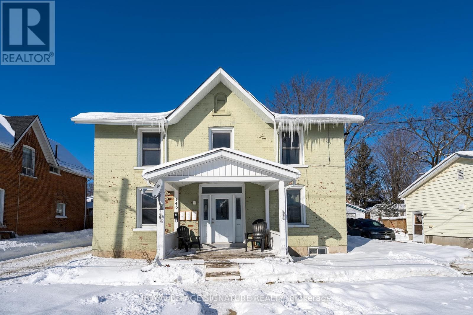 143 DUNDAS STREET W photo 2