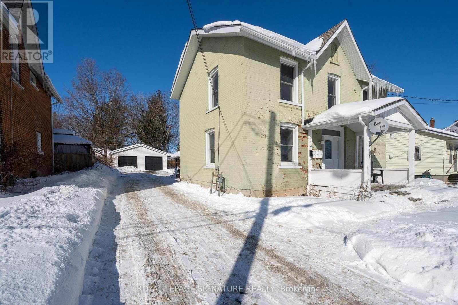 143 DUNDAS STREET W photo 4