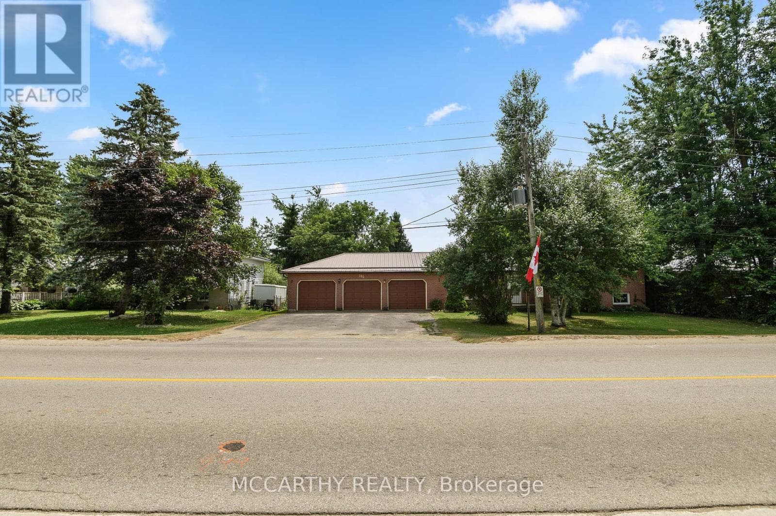 380 MAIN STREET W photo 5