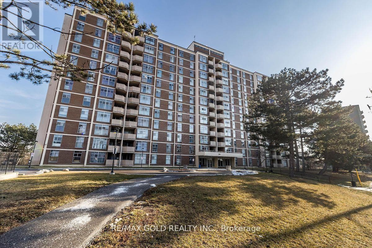 2 bed 1 bath single family at 405 - 335 DRIFTWOOD AVENUE — $324,777
