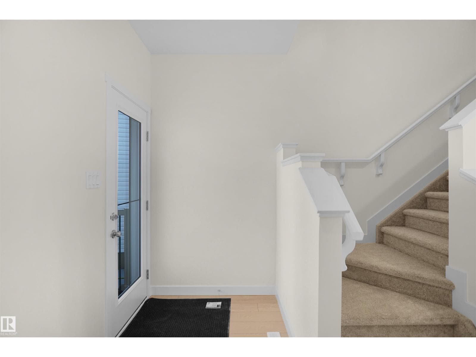 1023 14 AV NW photo 2