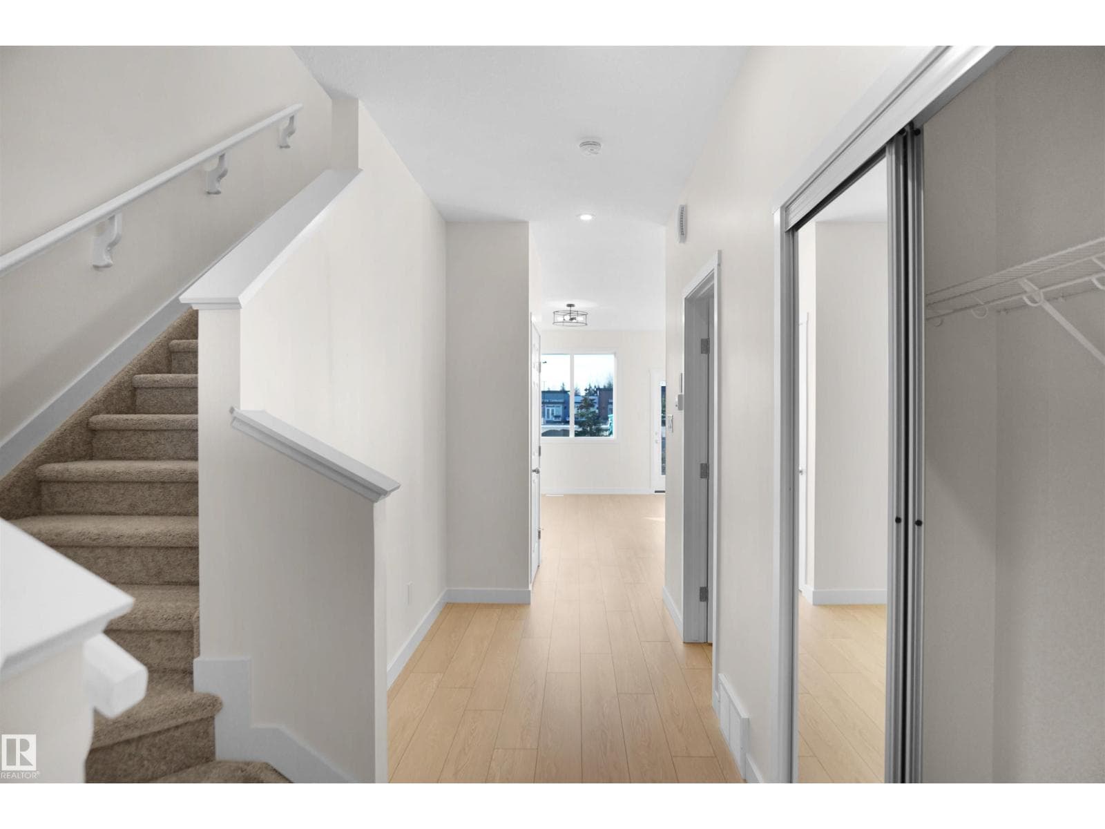 1023 14 AV NW photo 5