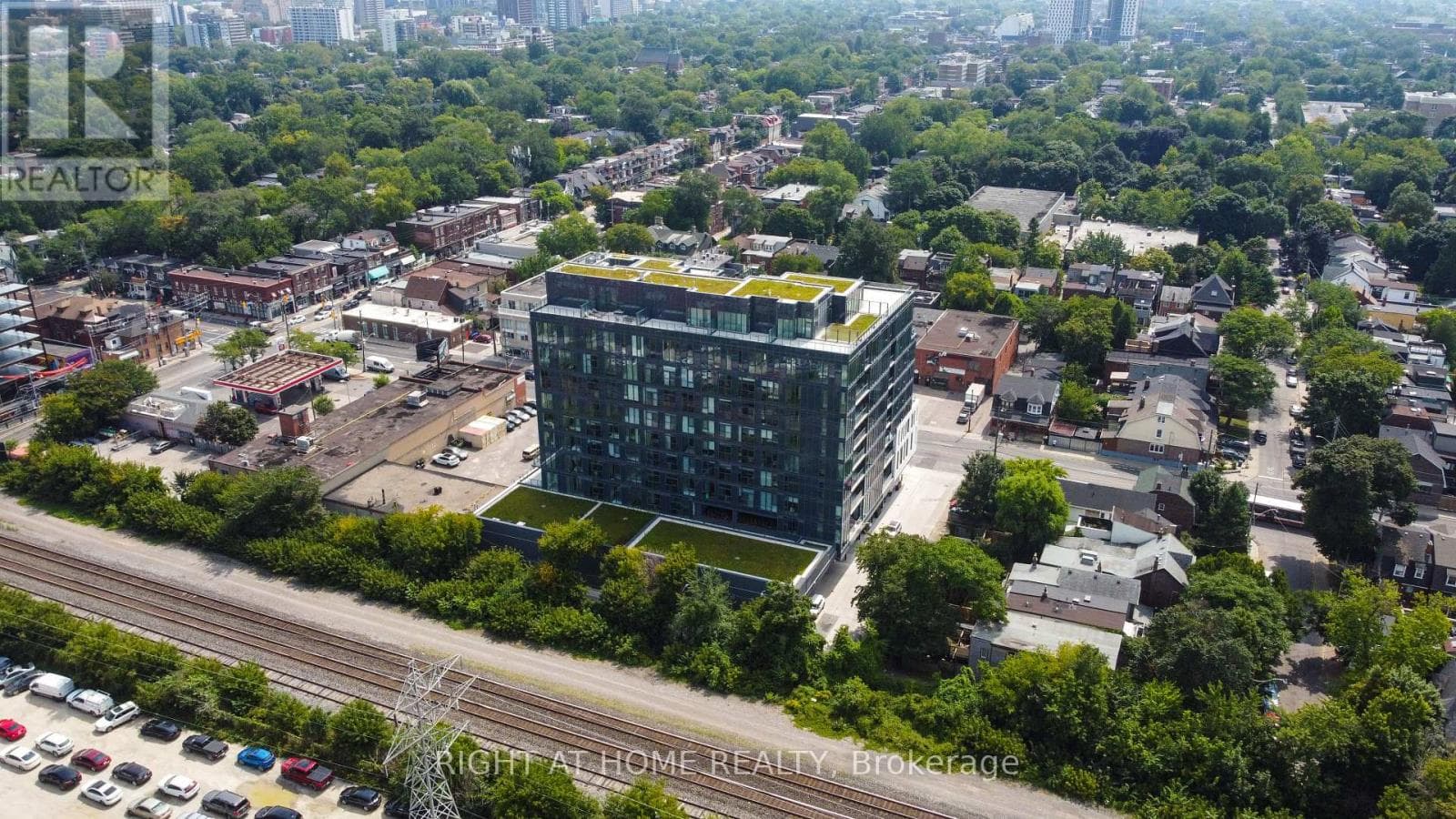 419 - 500 DUPONT STREET photo 2
