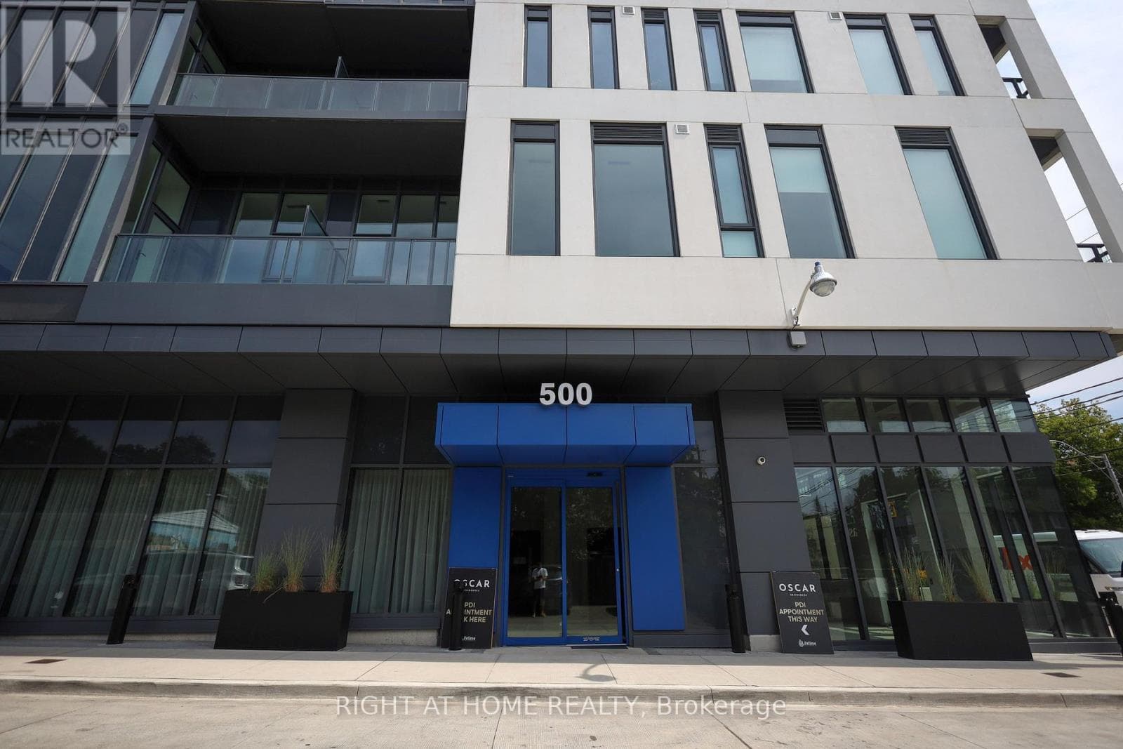 419 - 500 DUPONT STREET photo 3