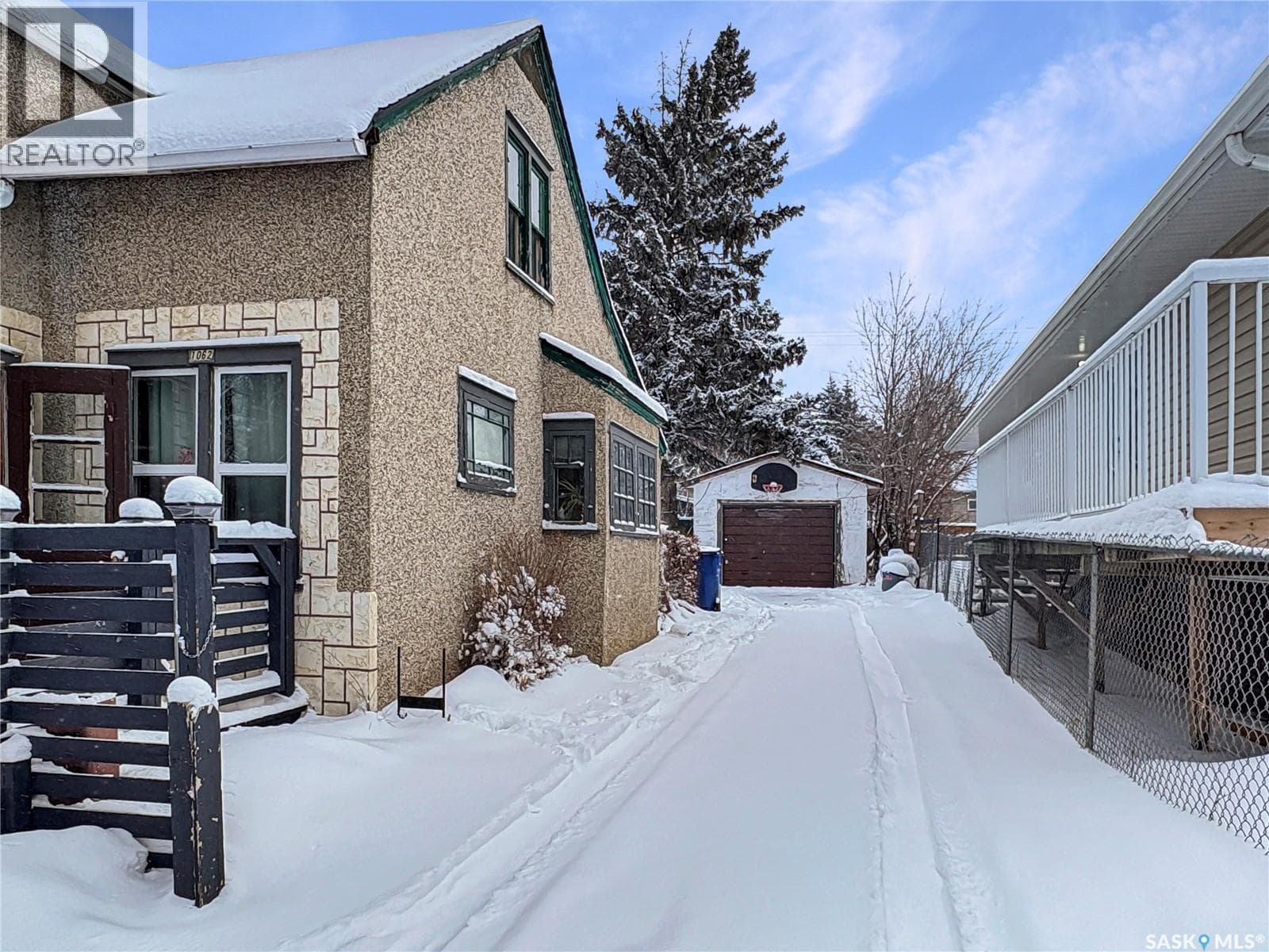 1062 104th STREET photo 2