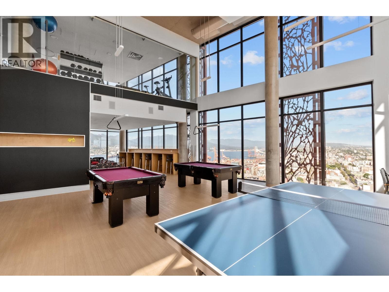 3304 128 W CORDOVA STREET photo 4