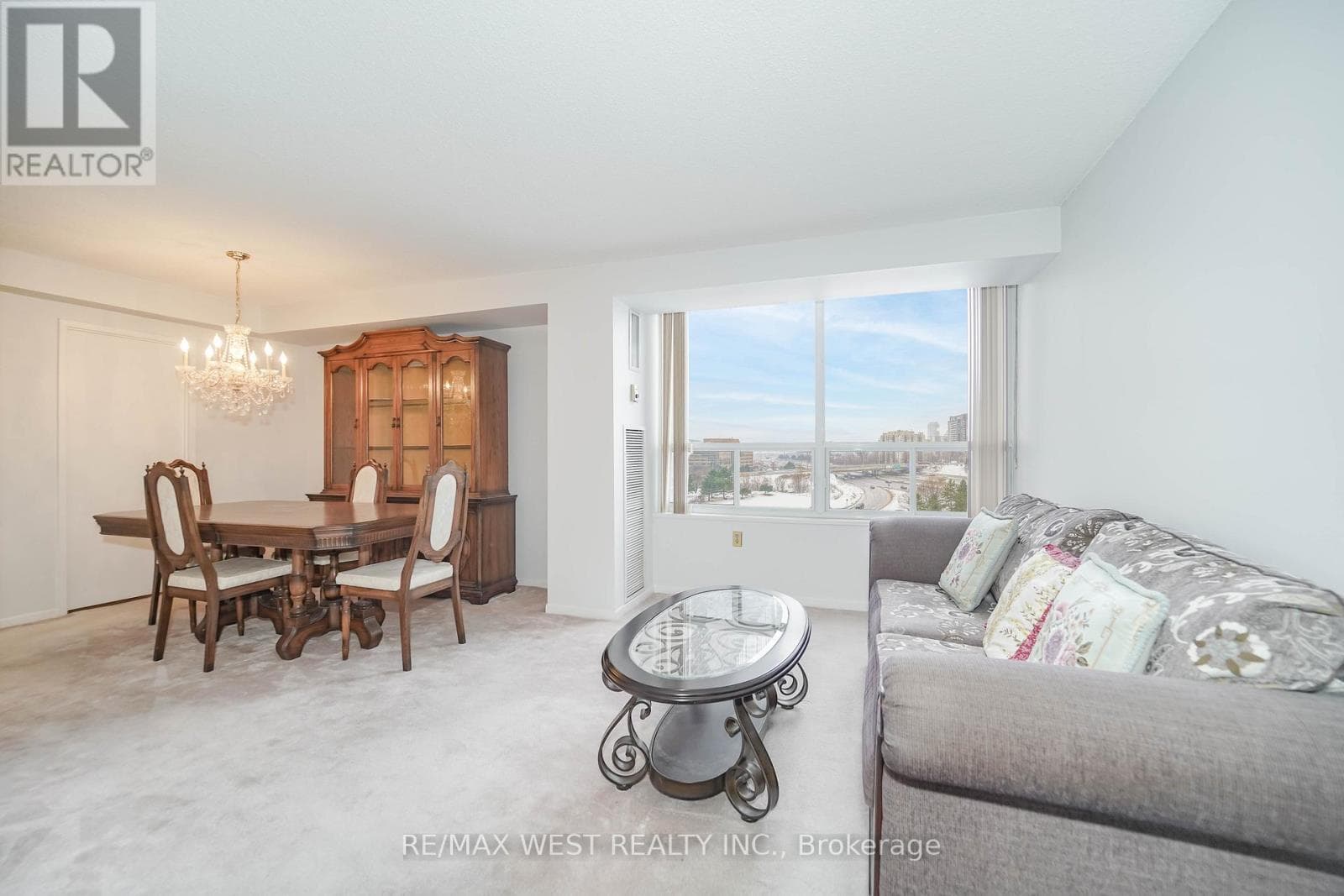 909 - 10 MUIRHEAD ROAD photo 3