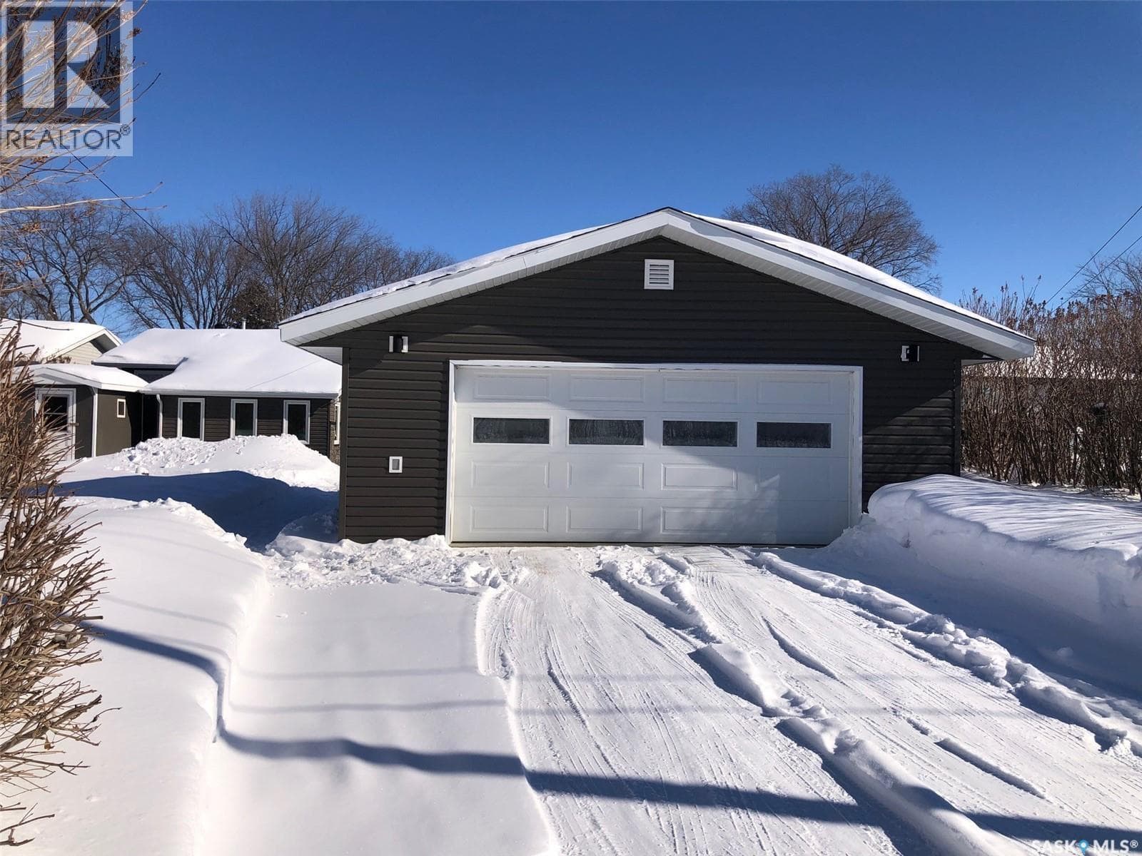 146 Jubilee CRESCENT photo 2