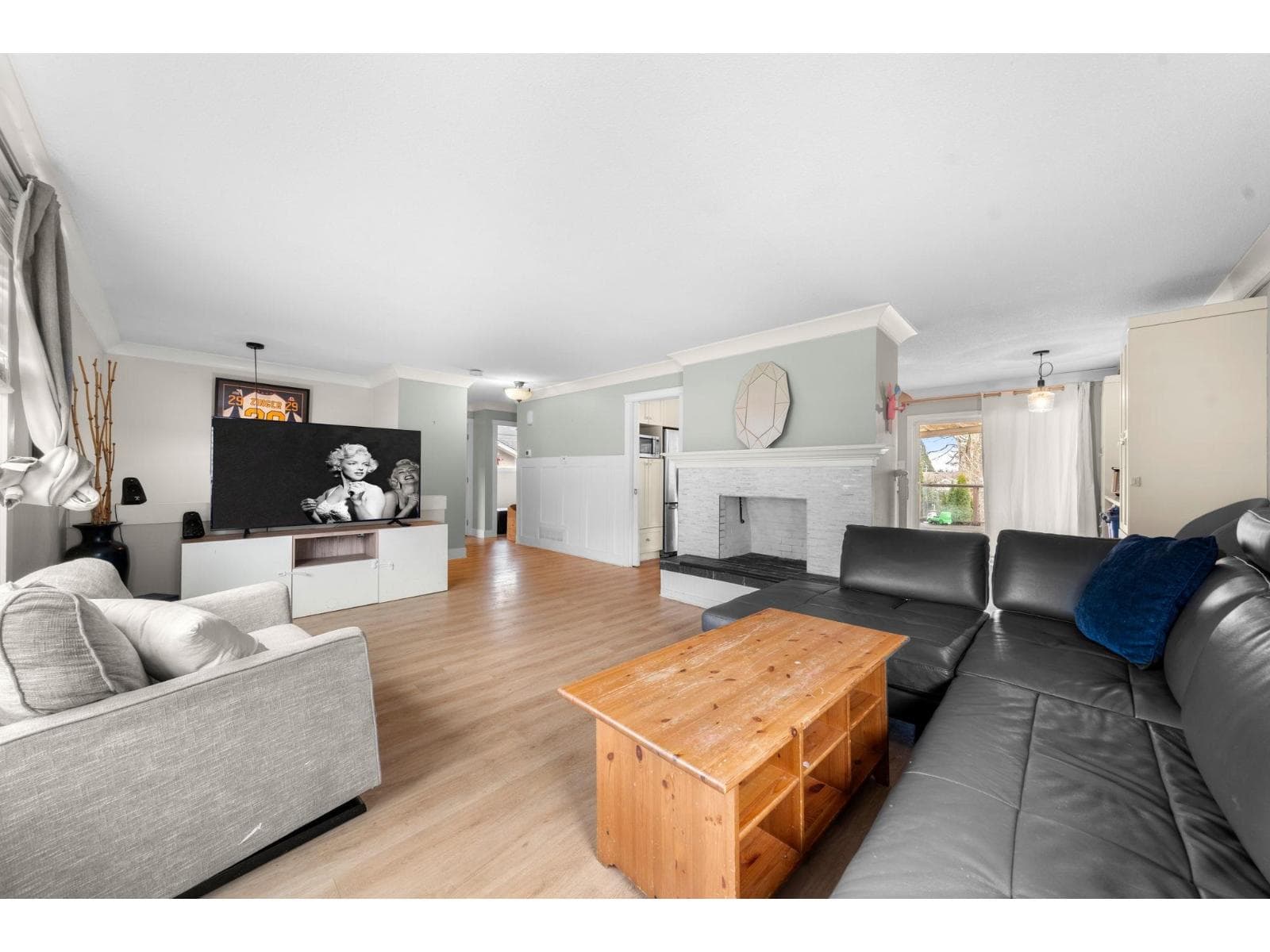 1276 KENT STREET photo 5