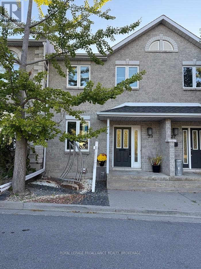 3 bed 4 bath single family at 39 MOWAT AVENUE — $765,000