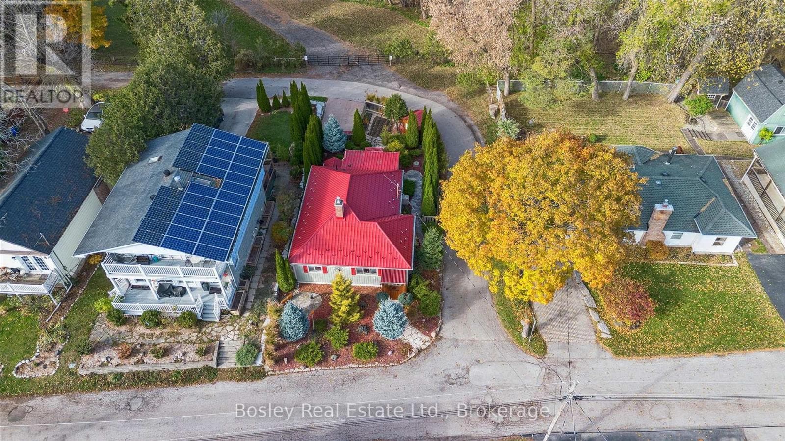 3 bed 1 bath single family at 32 HOLLY TRAIL — $695,500