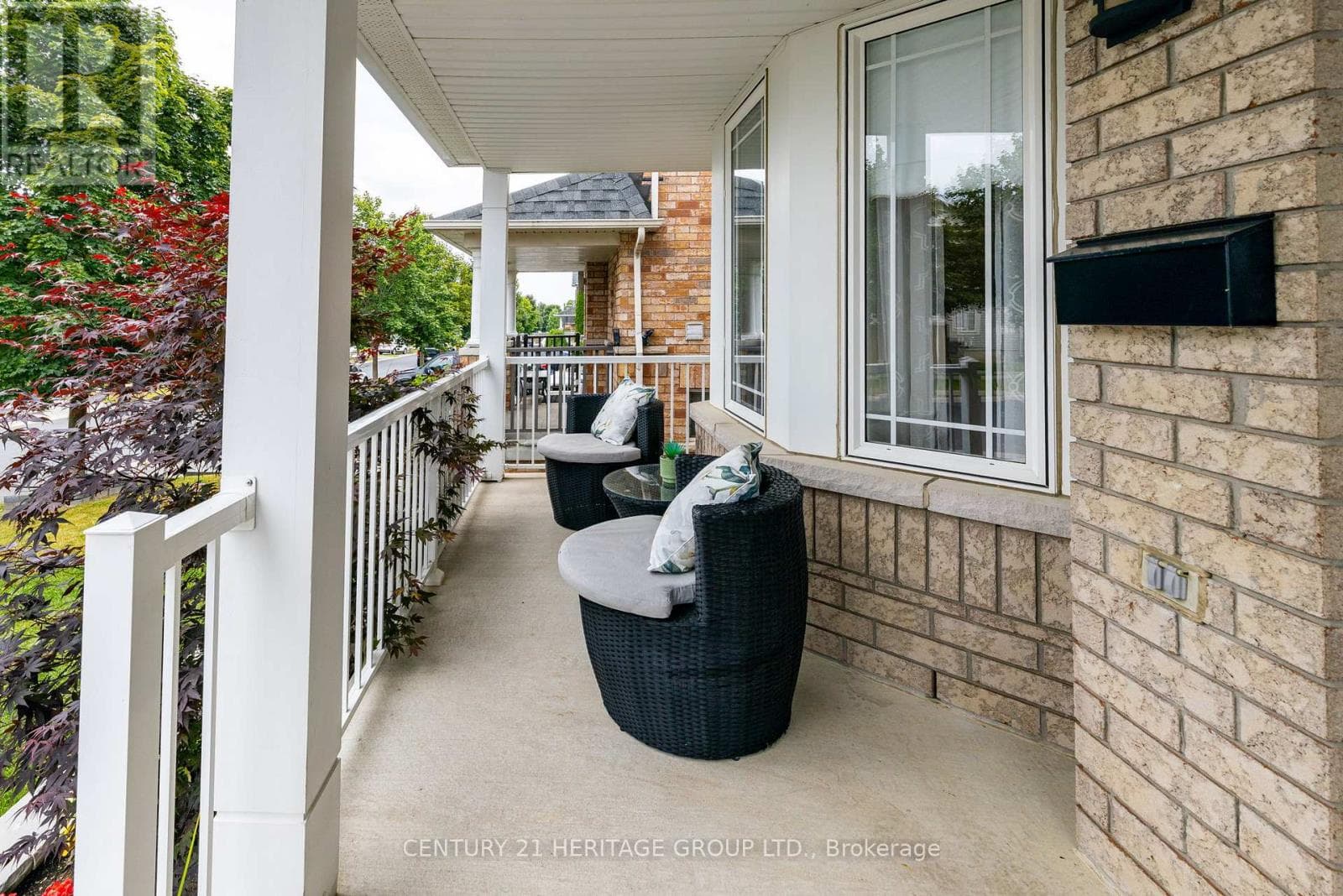 106 LAURENDALE AVENUE photo 3