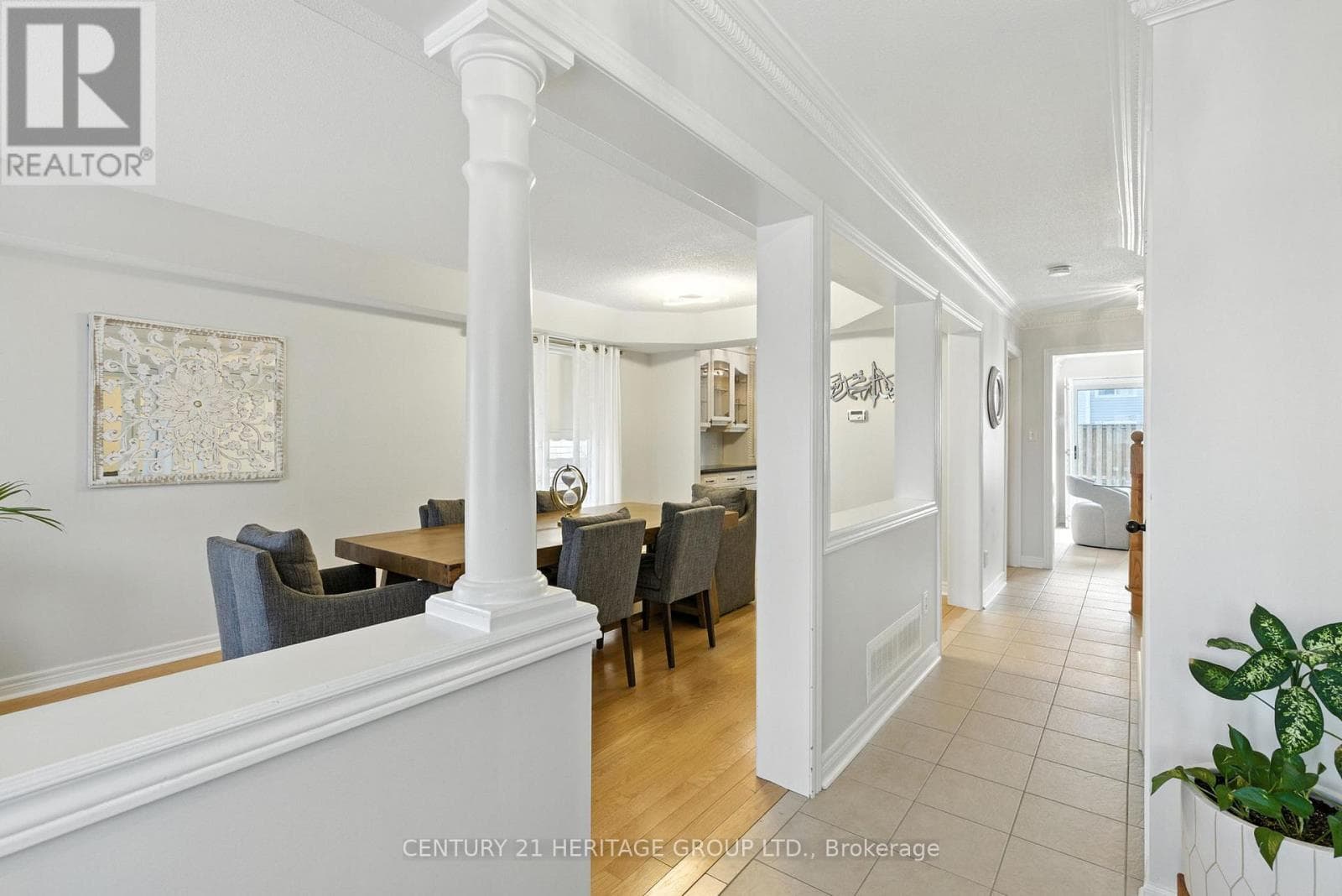 106 LAURENDALE AVENUE photo 5