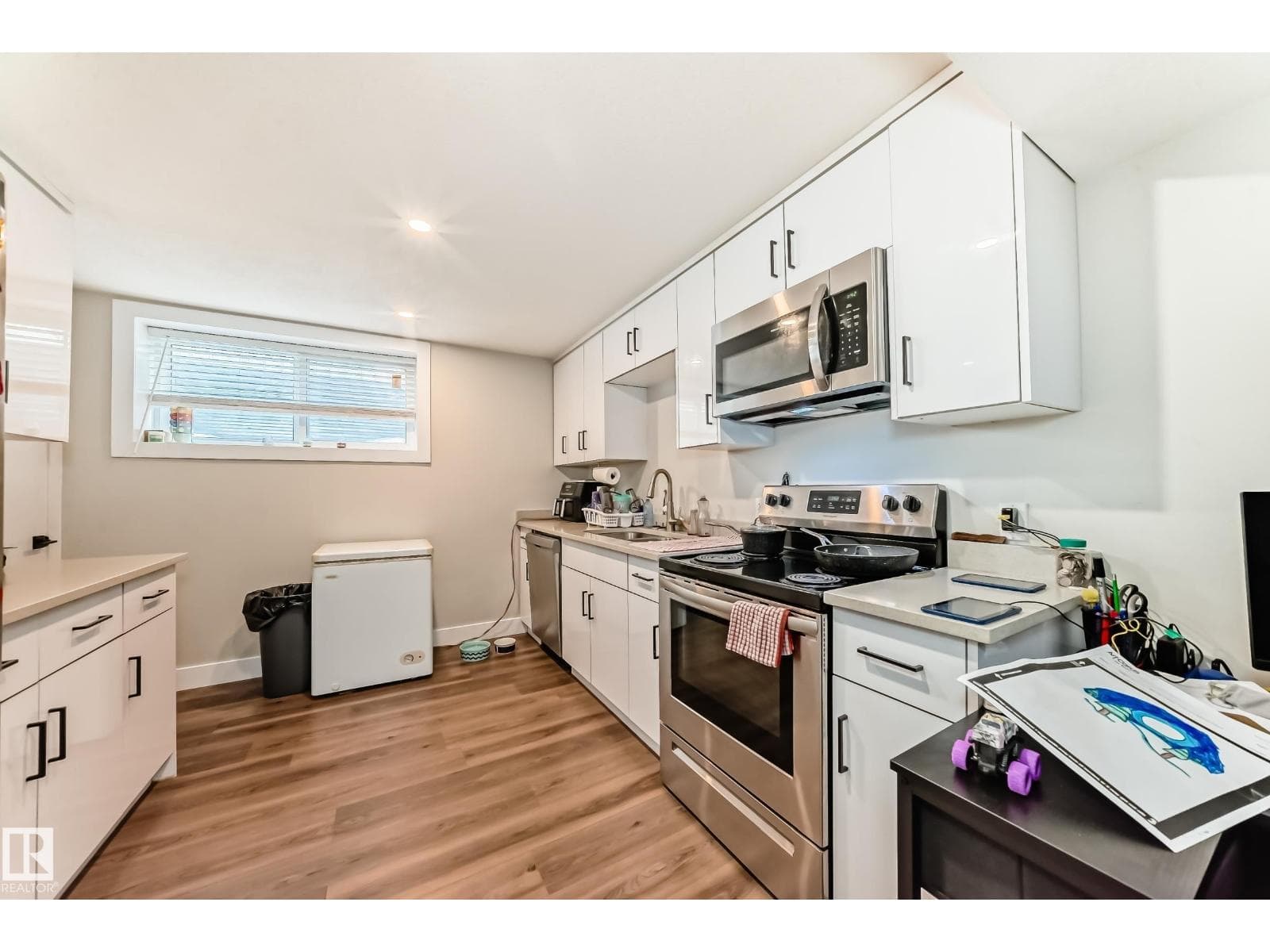7604 7606 75 ST NW photo 5
