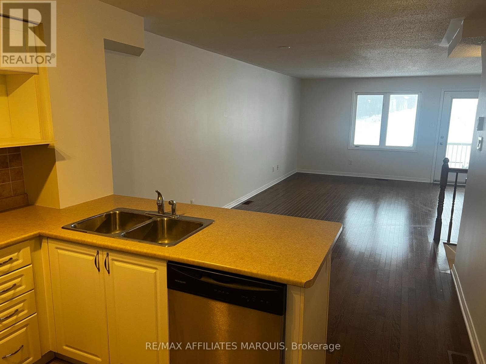 276 FIR LANE photo 2