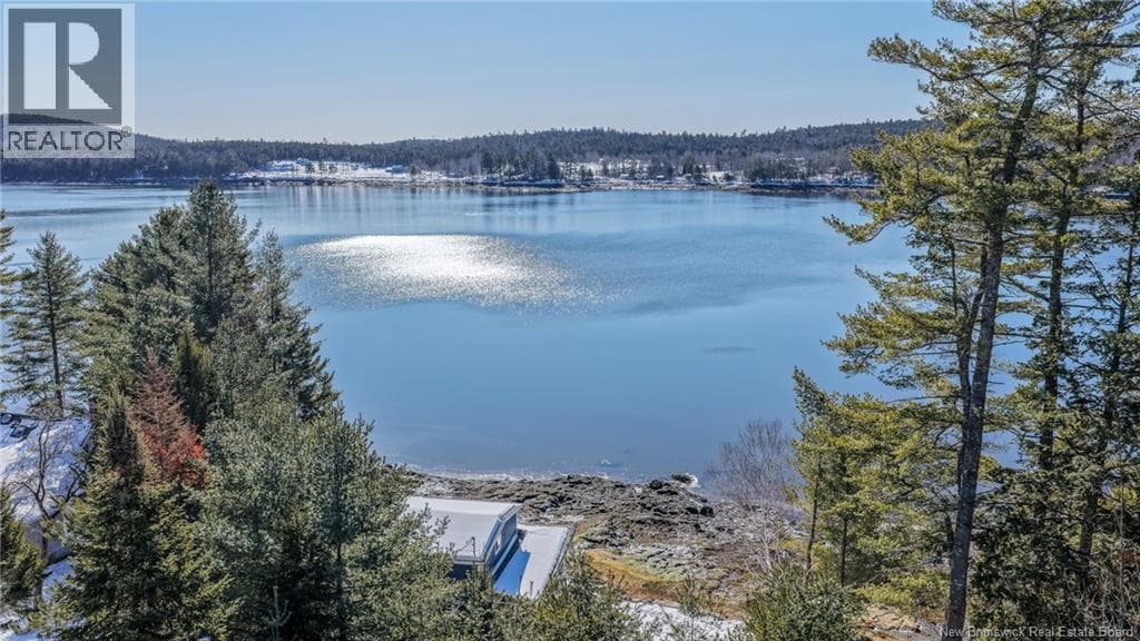 12 Bayview Drive photo 2