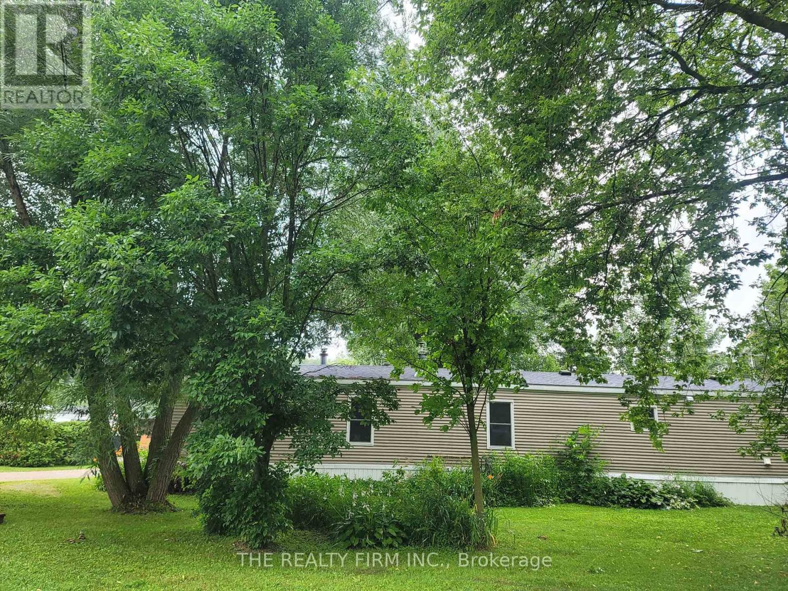 18 - 75049 HENSALL ROAD photo 2