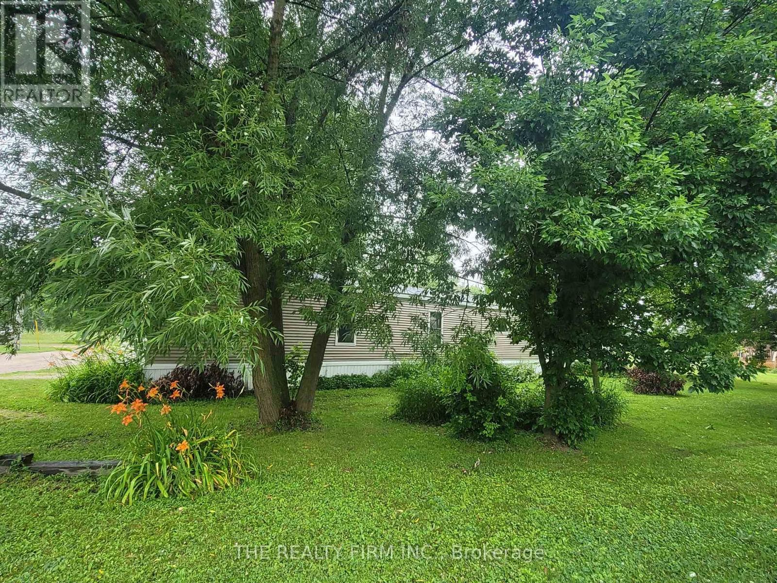 18 - 75049 HENSALL ROAD photo 4