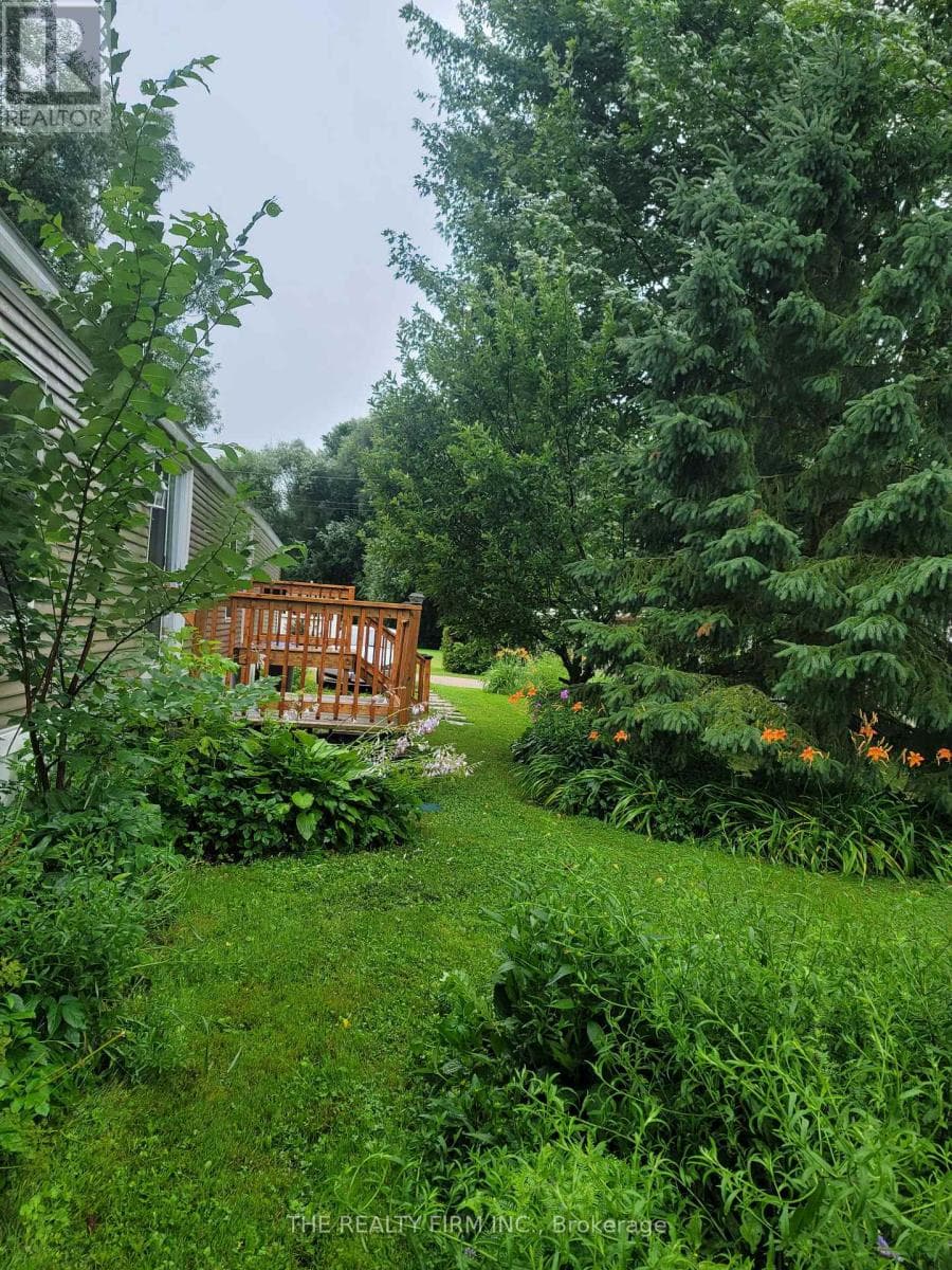 18 - 75049 HENSALL ROAD photo 3