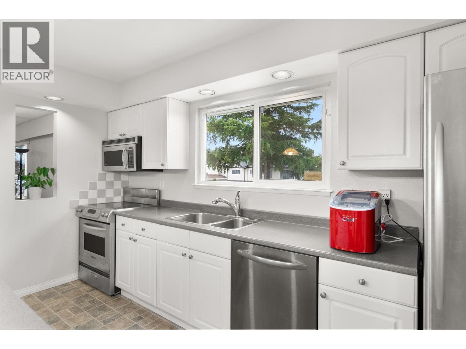 10580 ROSEBROOK ROAD photo 5