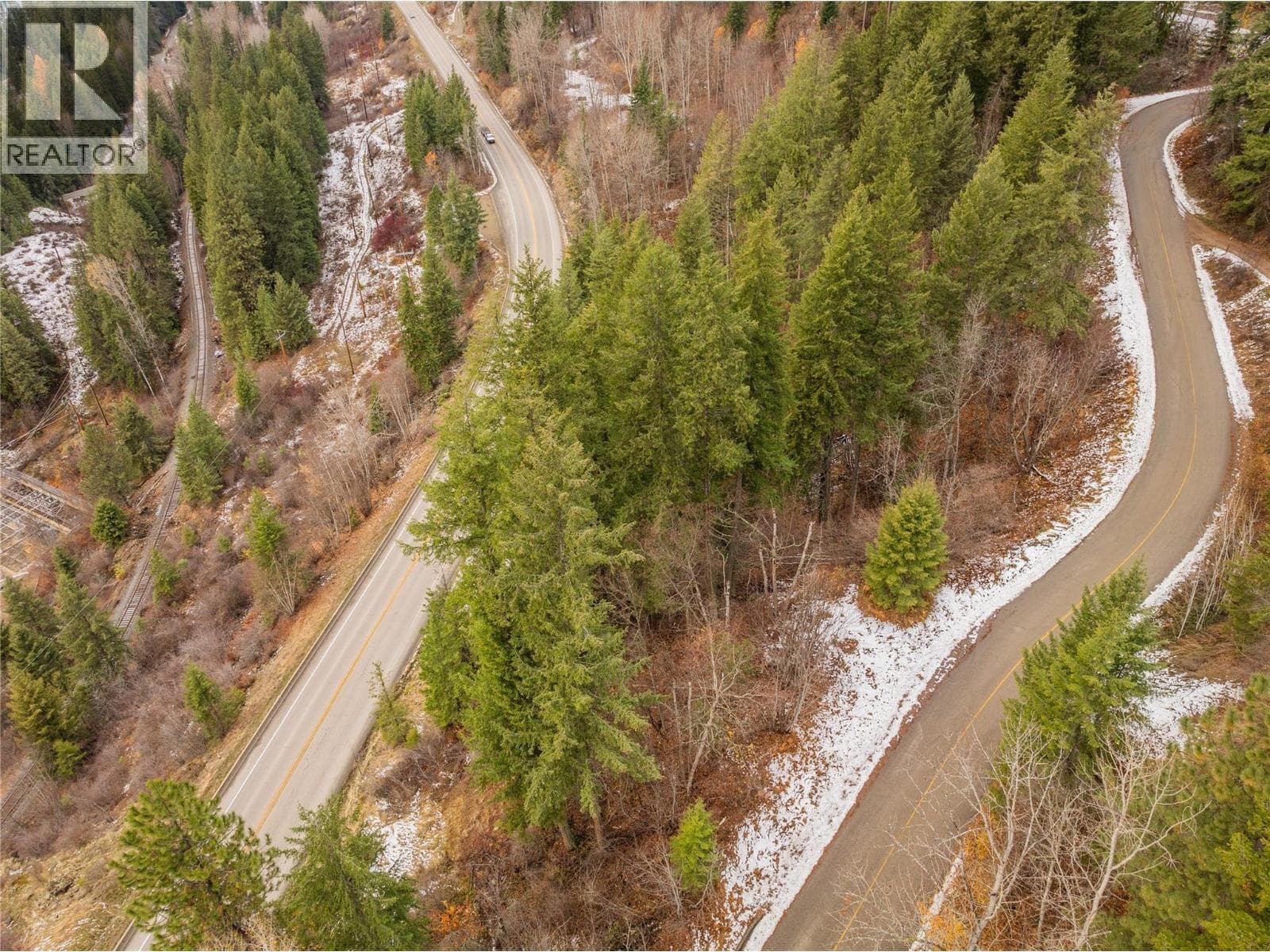 3605 Highway 3A & 6 Road photo 2