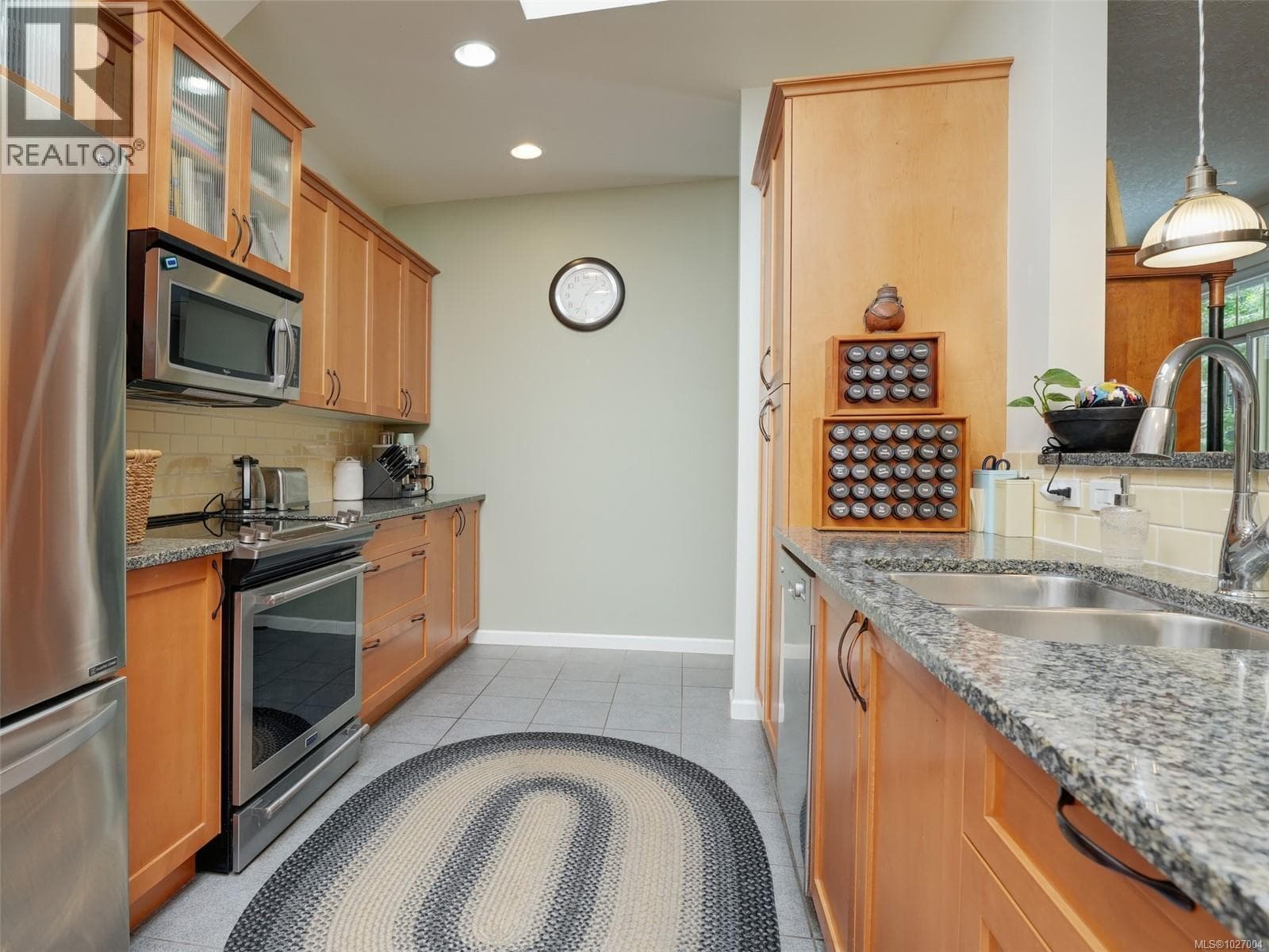11 2363 Demamiel Dr photo 4