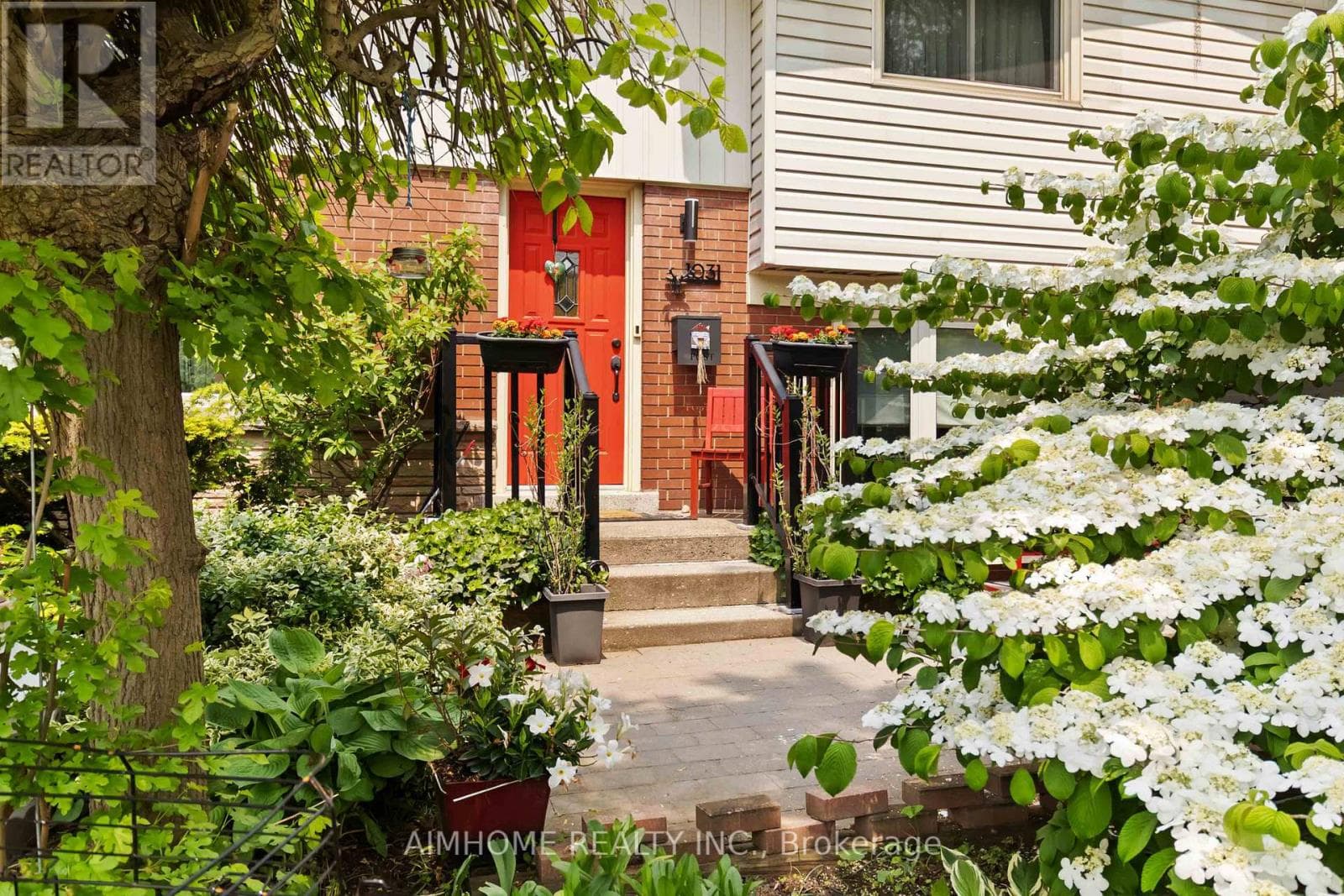 1031 MARLEY CRESCENT photo 3