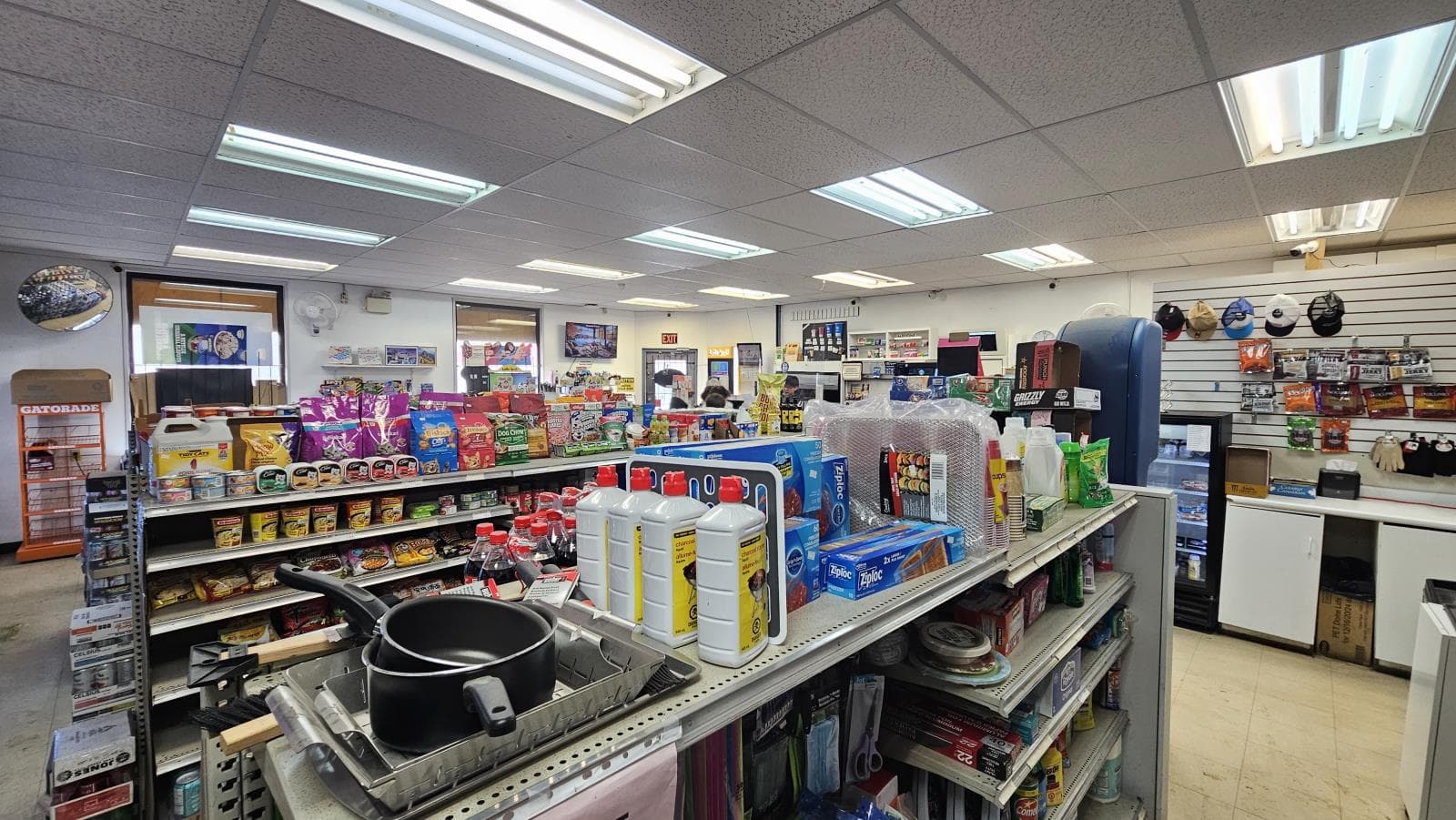 5040 50 Avenue — photo 2