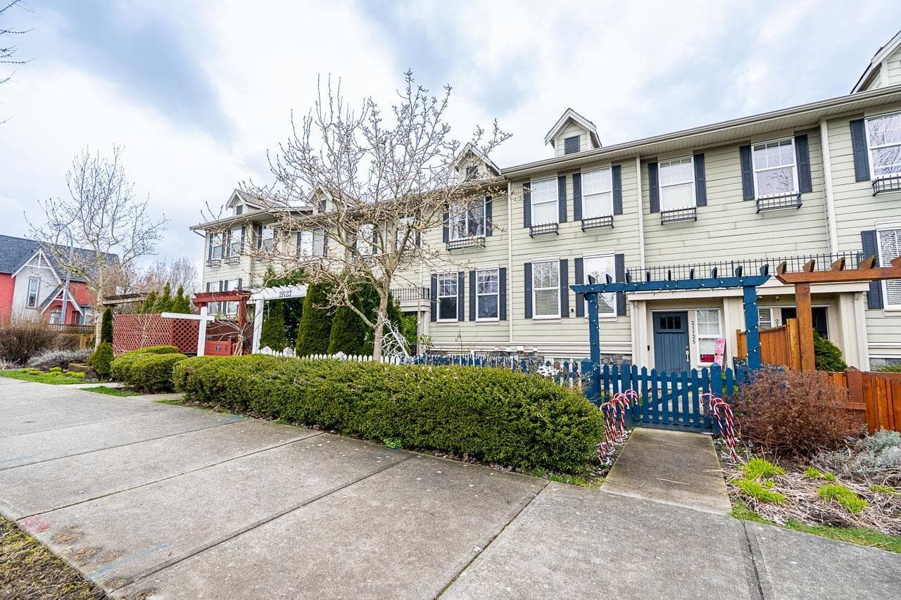 21123 80 AVENUE photo 2