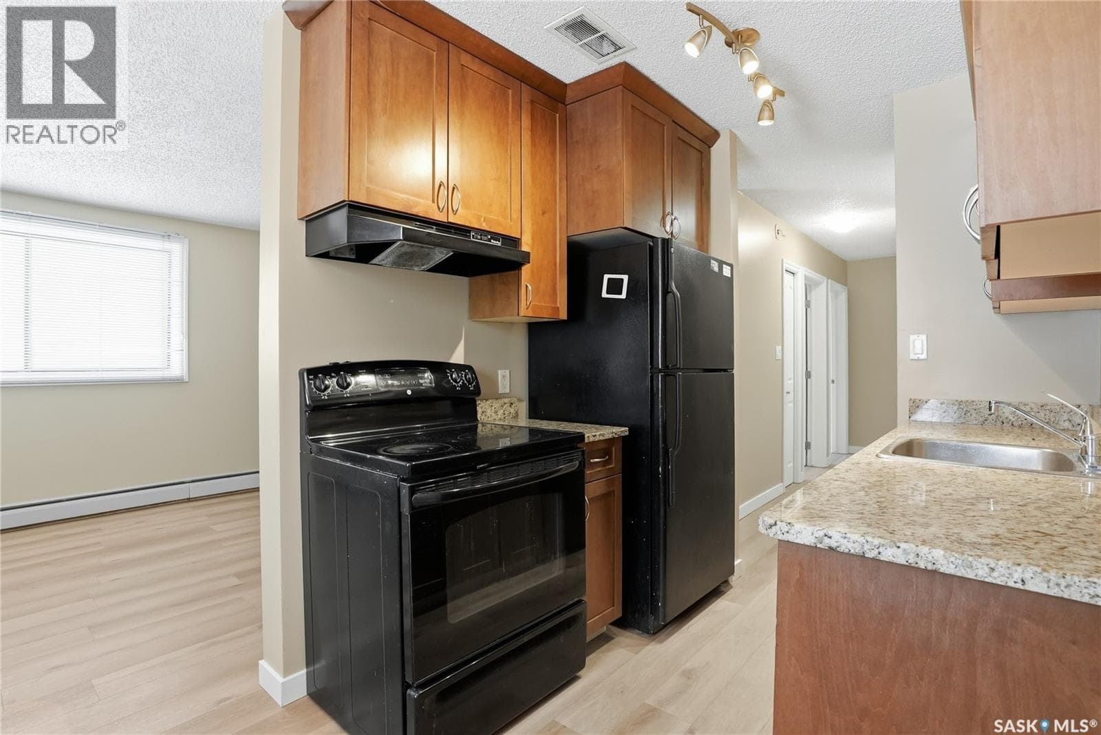 106 254 Pinehouse PLACE photo 11