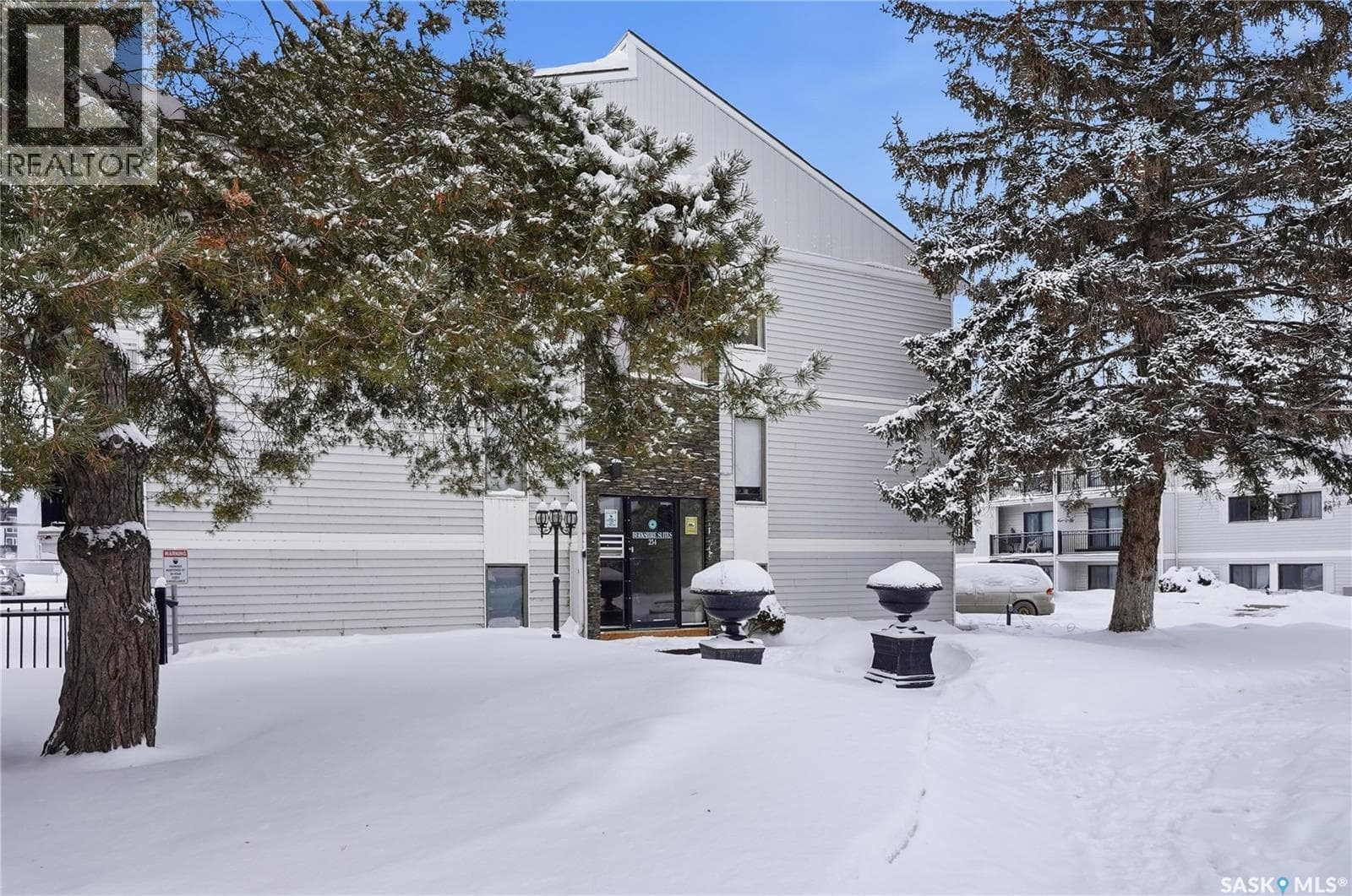 106 254 Pinehouse PLACE photo 3