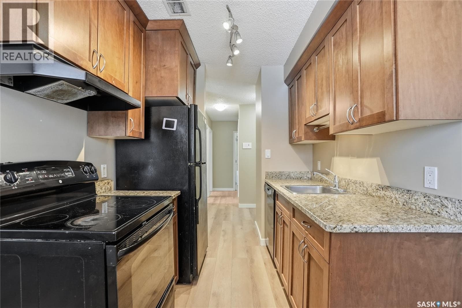 106 254 Pinehouse PLACE photo 6