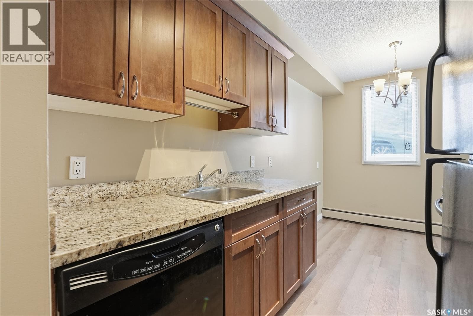 106 254 Pinehouse PLACE photo 9